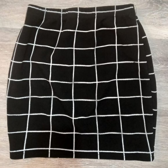 Checkered Black and White Skirt - Picture 2 of 2